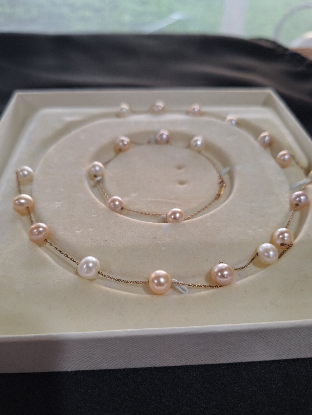 2002 10K Gold Cultured Freshwater Pearl Station Necklace w/ Box & Receipt 18"